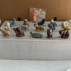 Set of 16 miniature animals from red rose tea